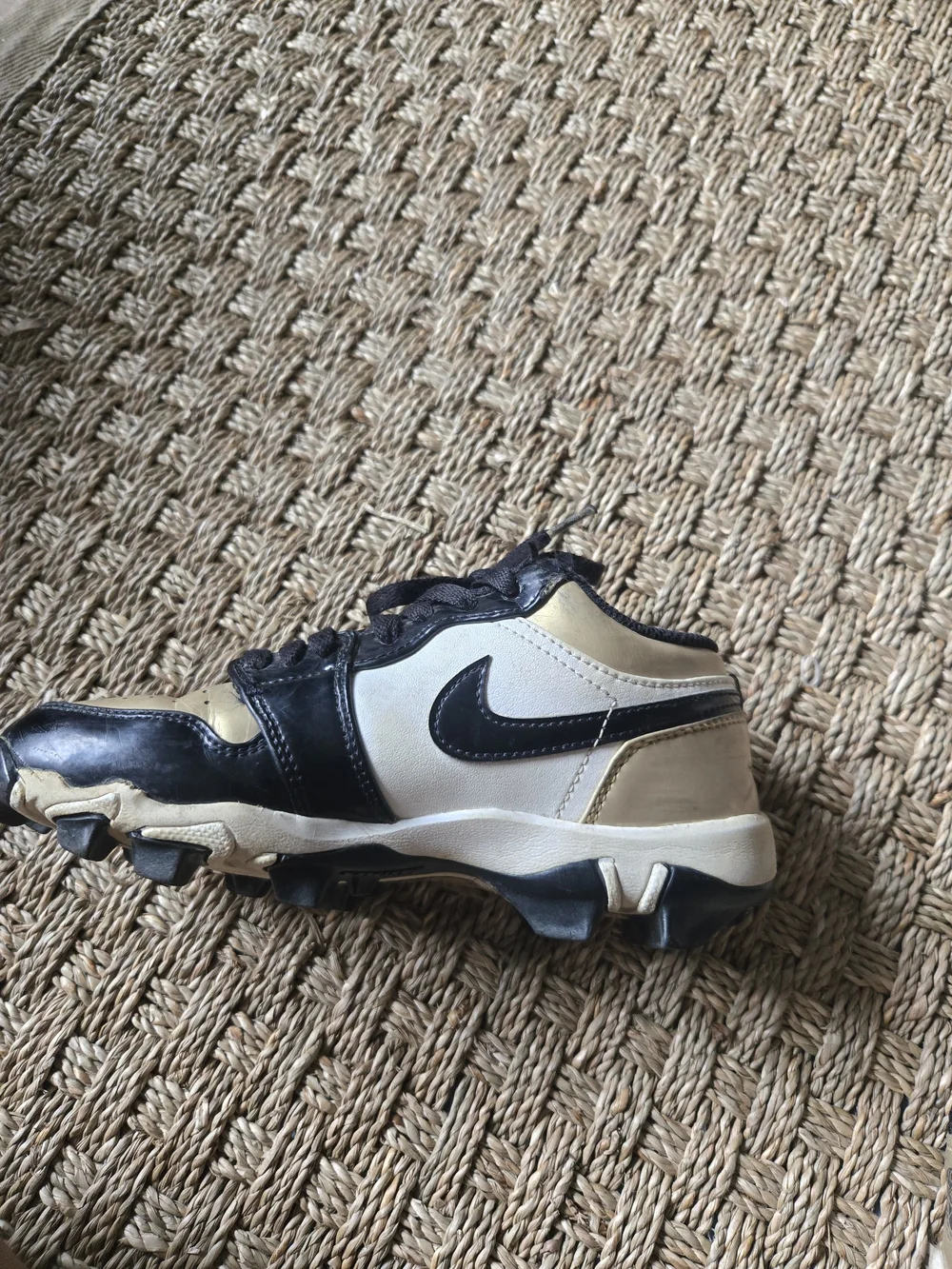 Nike Air Jordan 1 Low Youth Cleats Gold Black White Size 2Y